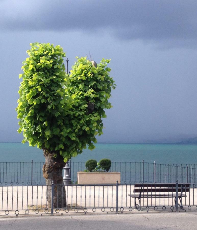 Al Vicolo Dei Pescatori Bed & Breakfast Anguillara Sabazia Dış mekan fotoğraf