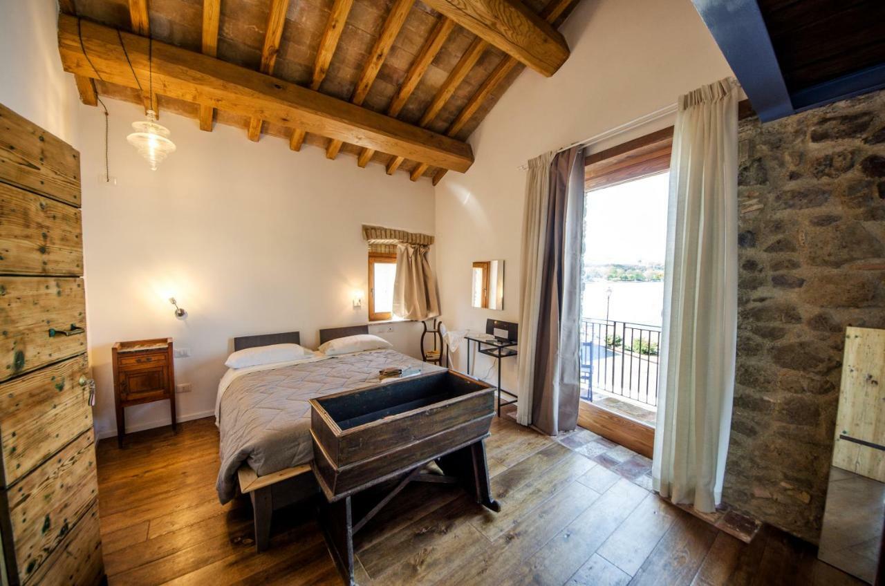 Al Vicolo Dei Pescatori Bed & Breakfast Anguillara Sabazia Dış mekan fotoğraf
